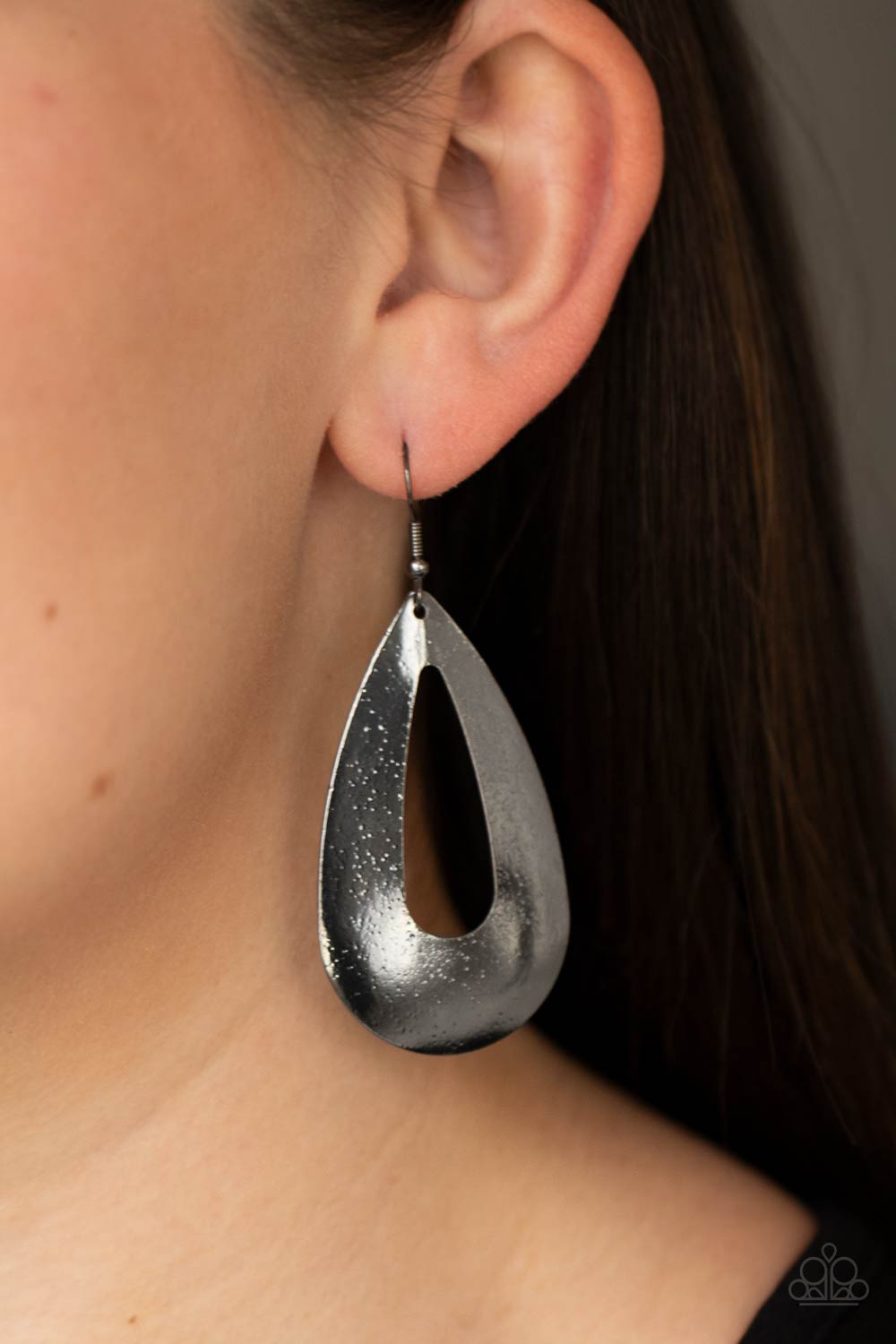 Hand It OVAL! Black - Earrings