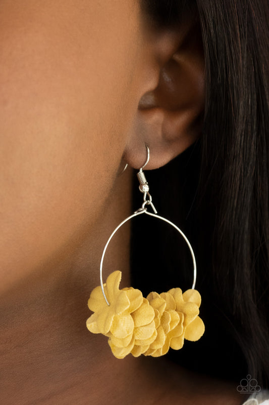 Flirty Florets Yellow - Earrings