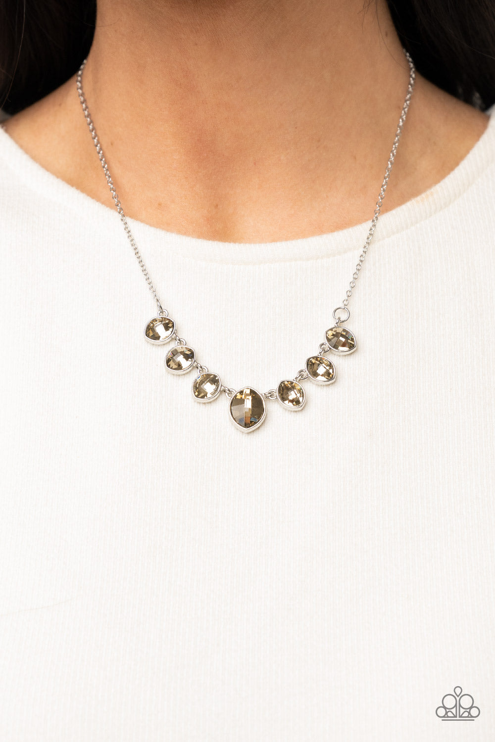 Material Girl Glamour Brown - Necklaces